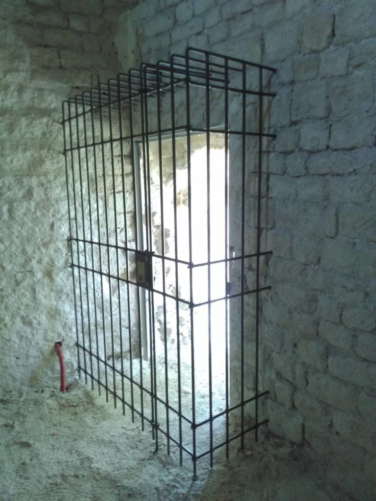 Grilles ouvrantes articulées