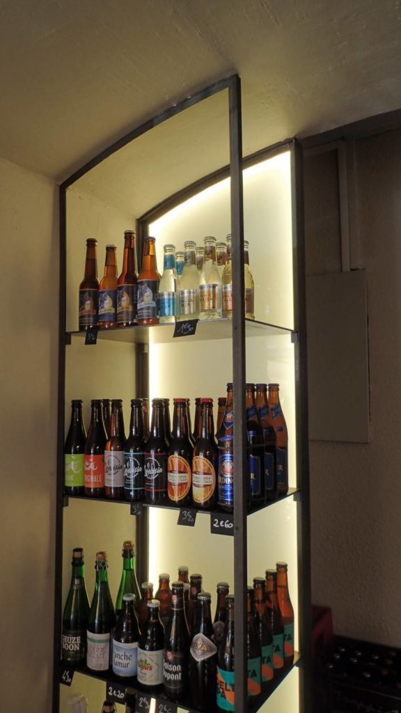 Meuble métallique rétro éclairé